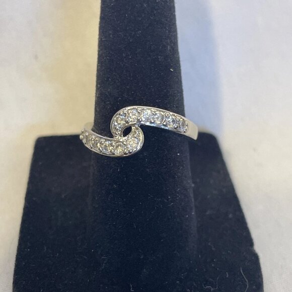 Size 5 Silver Tone Clear Stone Channel Swirl Pinky Ring Child Size Toe Ring - Picture 3 of 12